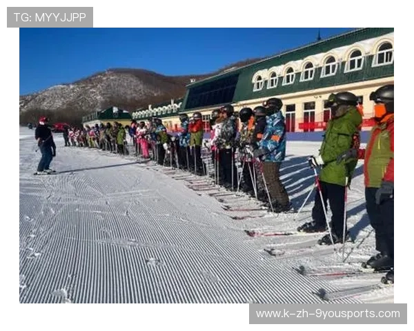 冰雪运动学院开展少儿滑雪师资培训与教学规范推广，滑雪培训课